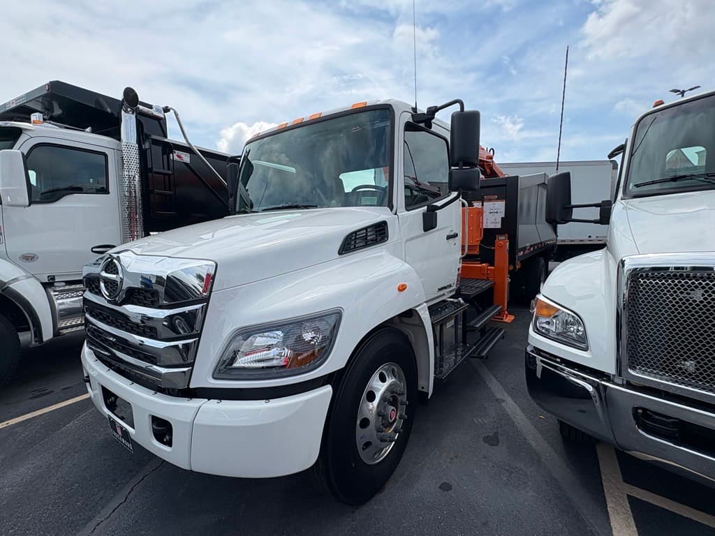 2027 Hino L7