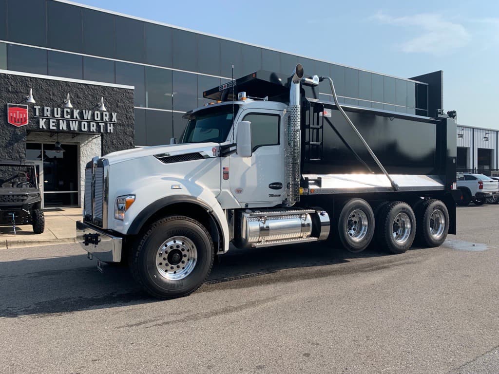 2027 Kenworth T880S