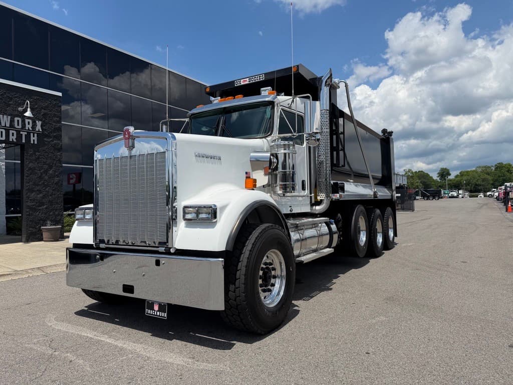 2027 Kenworth W900B - Photo 1