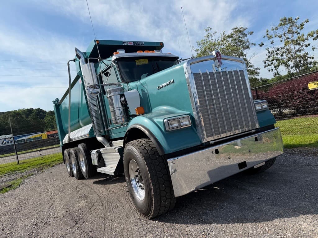 2027 Kenworth W900B - Photo 1