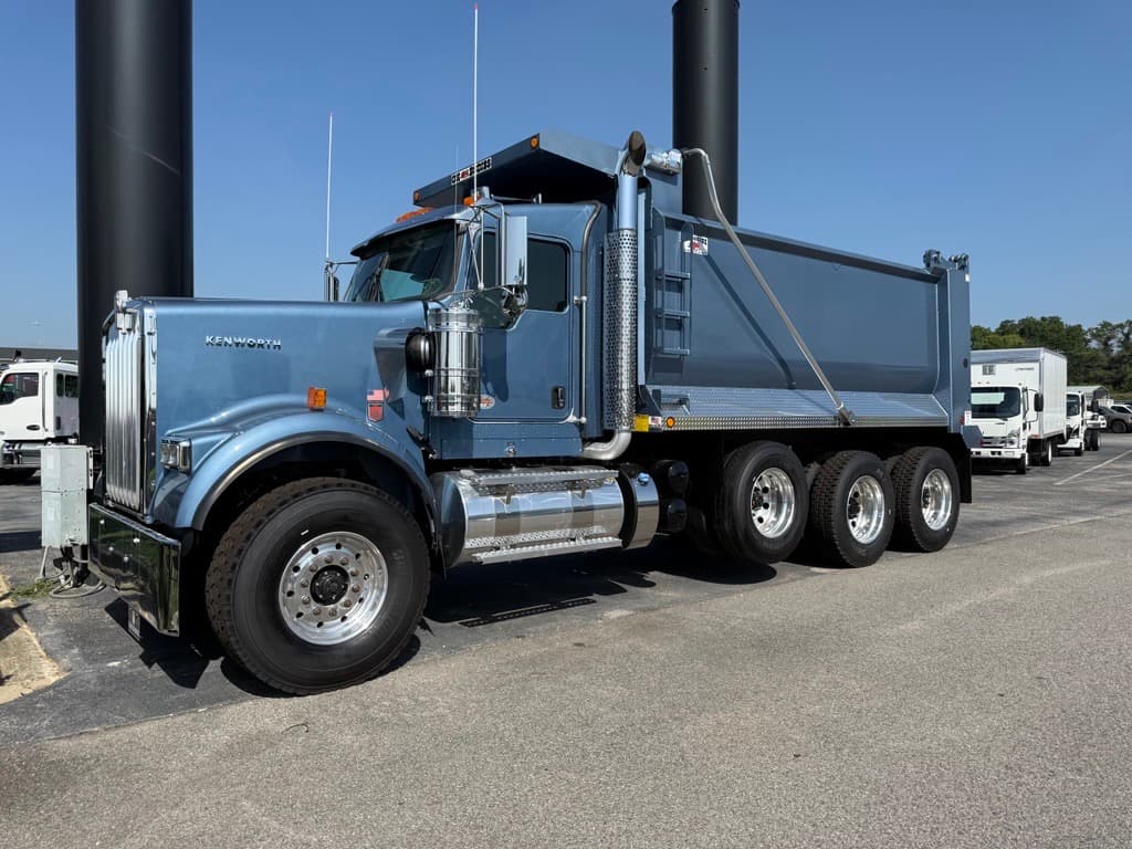 2027 Kenworth W900B - Photo 1