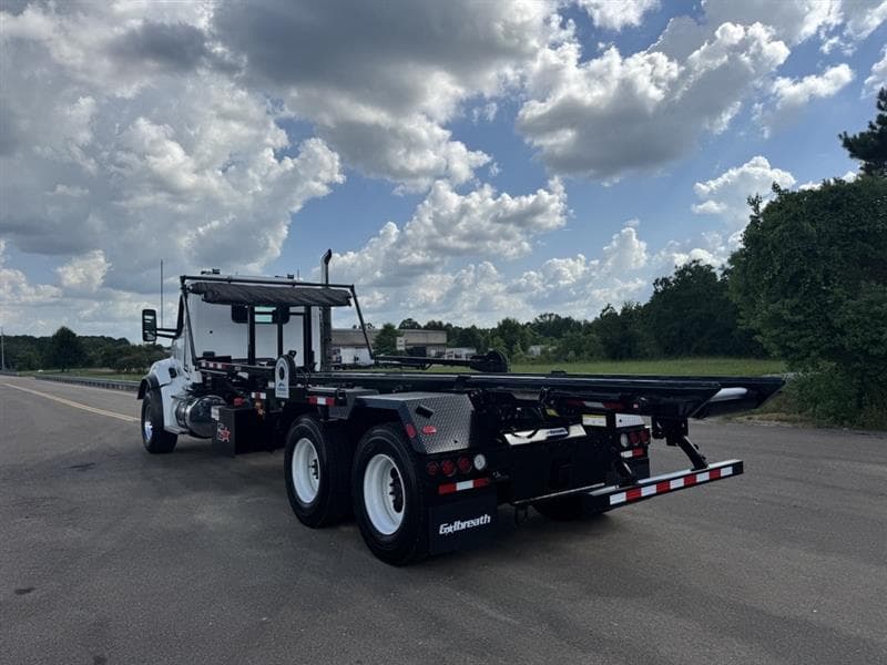 2027 Kenworth T880 - Photo 1
