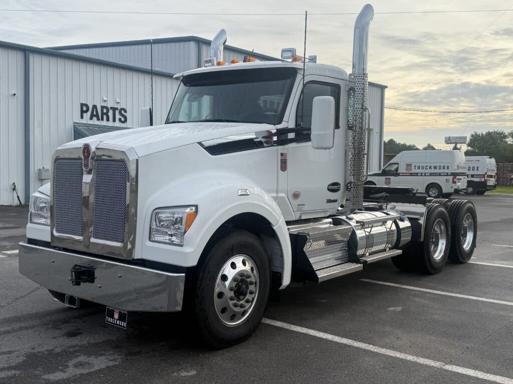 2027 Kenworth T880S - Photo 1