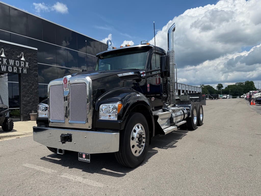 2027 Kenworth T880S - Photo 1