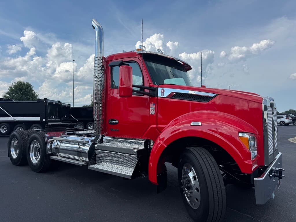 2027 Kenworth T880S