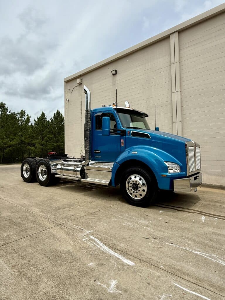 2027 Kenworth T880 - Photo 1