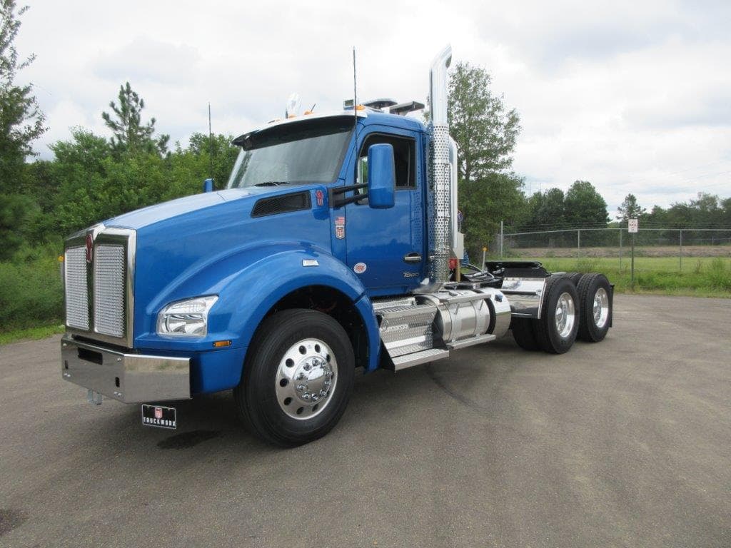 2027 Kenworth T880 - Photo 1