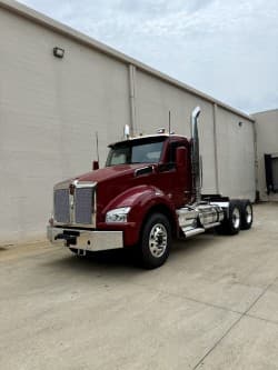 2027 Kenworth T880 - Photo 1