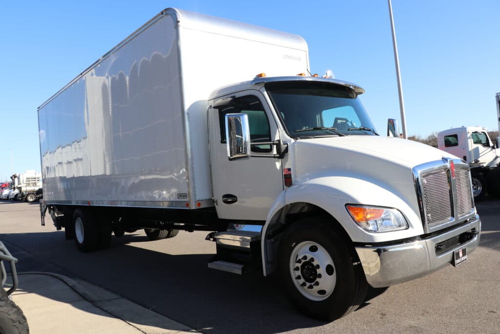 2027 Kenworth T280 - Photo 1