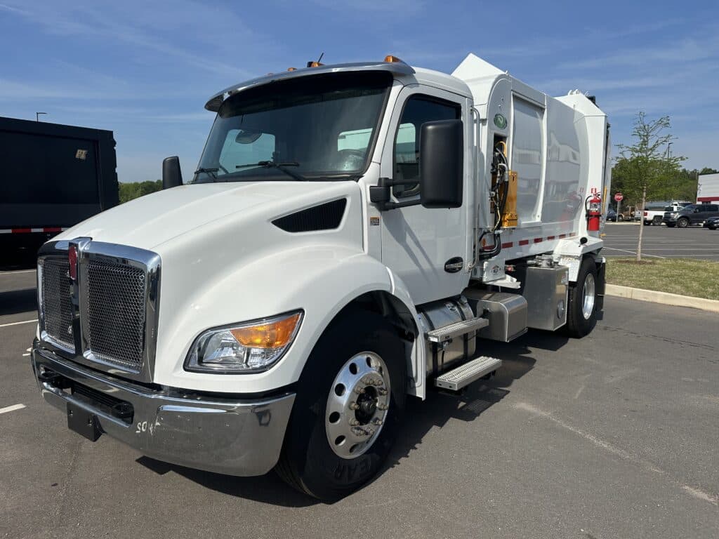 2026 Kenworth T380 - Photo 1