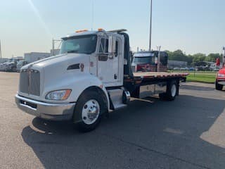 2019 Kenworth T270 - Photo 1