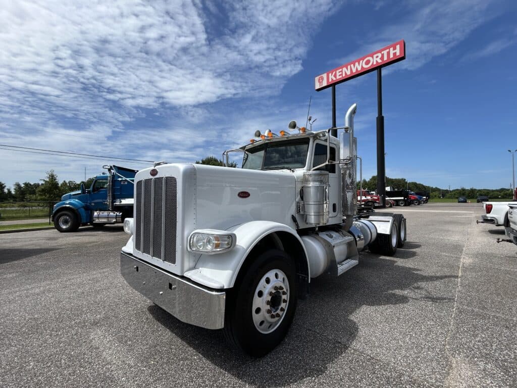 2020 Peterbilt 389 - Photo 1